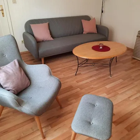 Zum Lindenberg Apartment